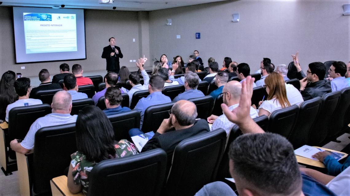 Parceria entre TCE e Receita Federal realiza curso sobre Fundos de  Políticas Públicas - Tribunal de Contas do Estado de Minas Gerais / TCE-MG